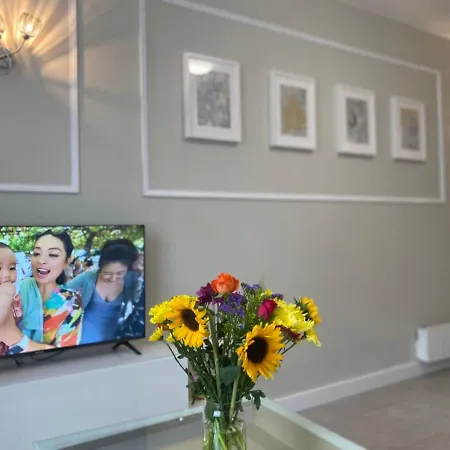 Stunning In Leeds- Financial District * Leeds (West Yorkshire)